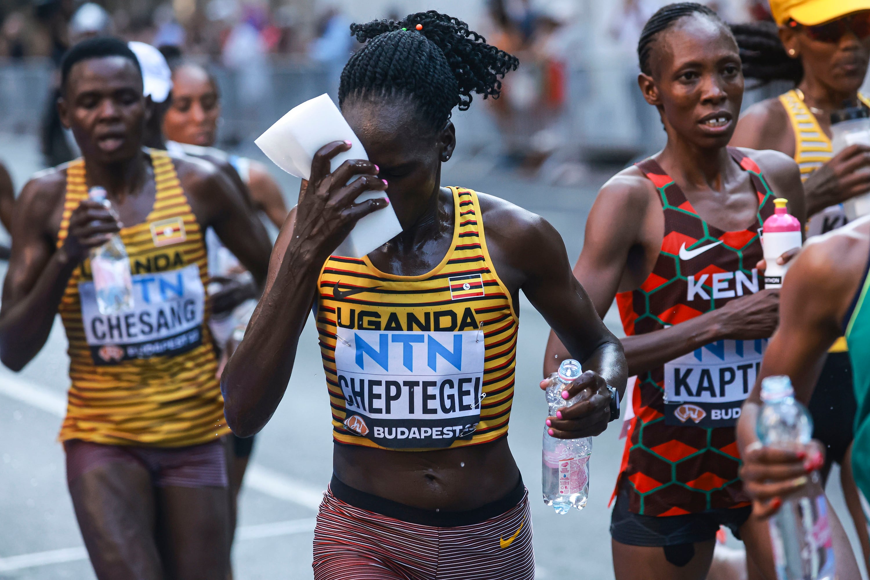 Rebecca Cheptegei, durante la prueba de maratón de los Mundiales disputados en Budapest