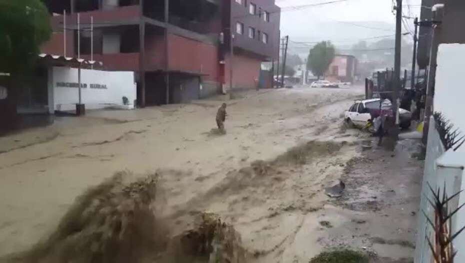 Las calles se convirtieron en ríos de barro.