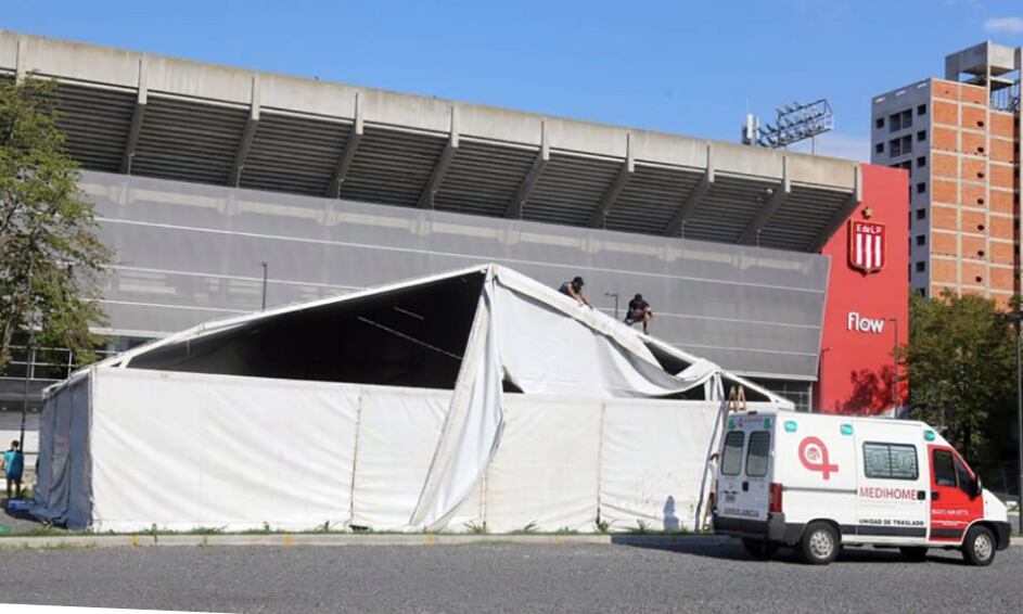 En las modernas instalaciones de Estudiantes, se va armando el centro de atención.