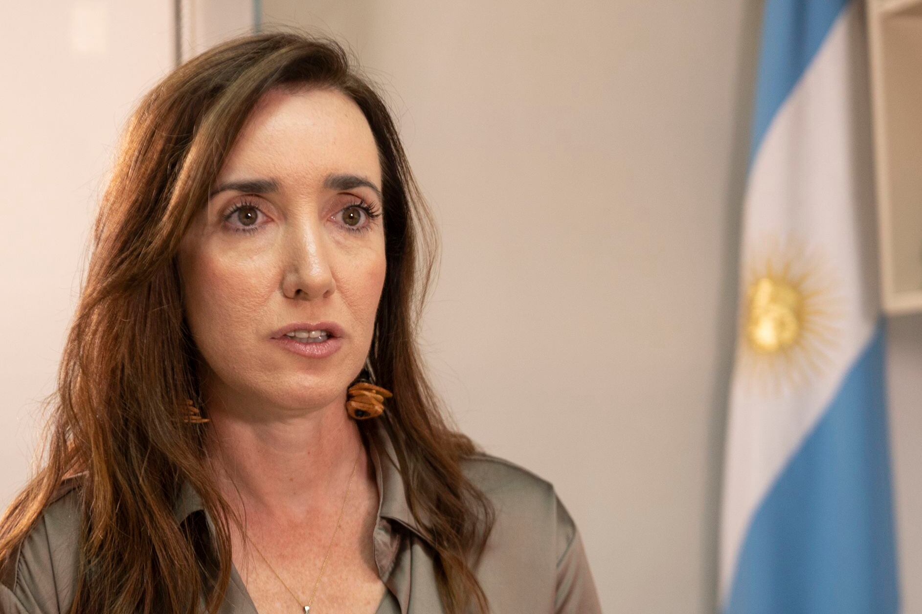 Villarruel, cada vez más enfrentada al "triángulo de hierro".