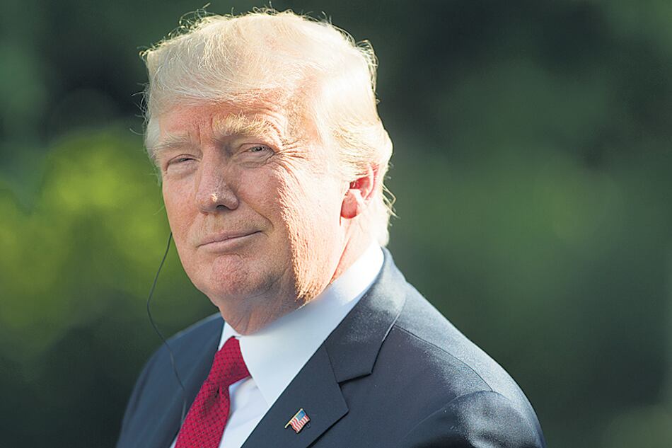 “La decisión unánime de la Corte Suprema es una clara victoria para nuestra seguridad nacional”, dijo Trump.