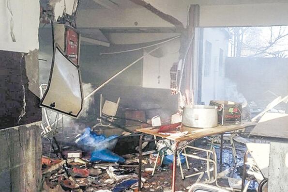 Imagen desoladora del interior de la escuela Nº49 de Moreno, después de la explosión provocada por un escape de gas.