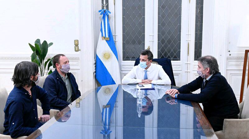 Los diputados Remy y Del Caño con Sergio Massa y Máximo Kirchner en el Congreso