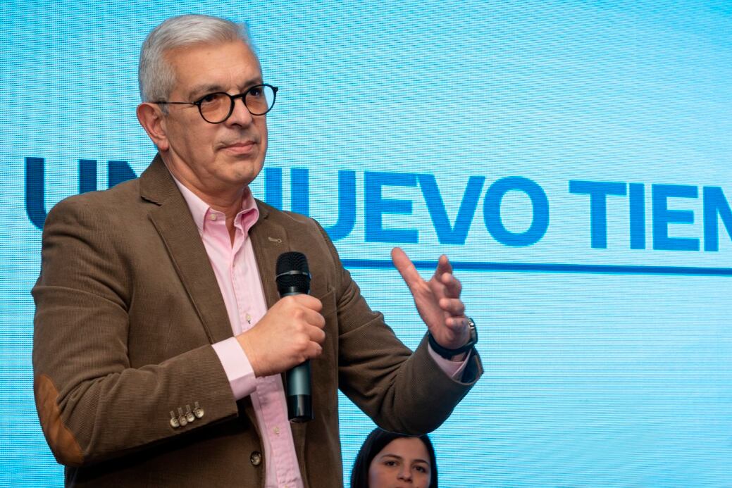  Julián Domínguez, titular del Instituto para el Desarrollo Agrario Argentino (IDAA).