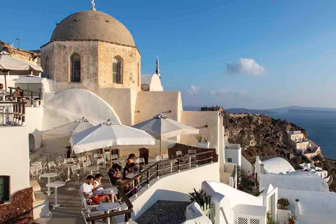 El gobierno ordenó el reclutamiento forzoso de médicos y médicas del sector privado para reforzar las unidades de covid en la sanidad pública.