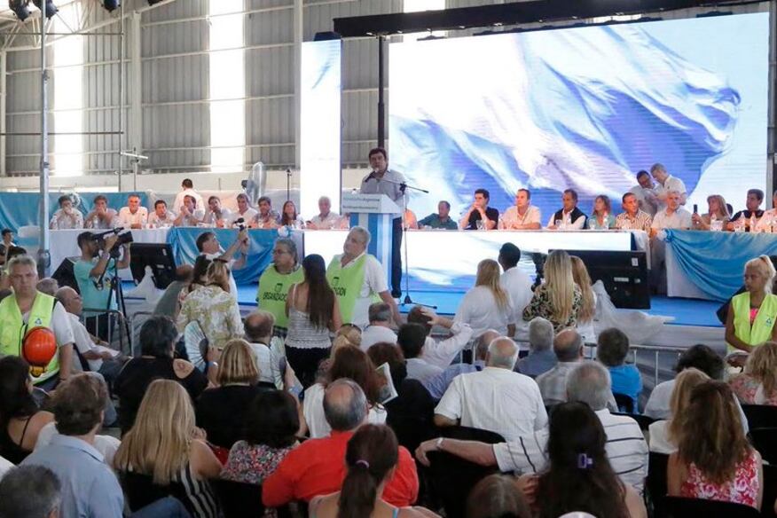 Congreso del PJ sesionando ayer en La Matanza.