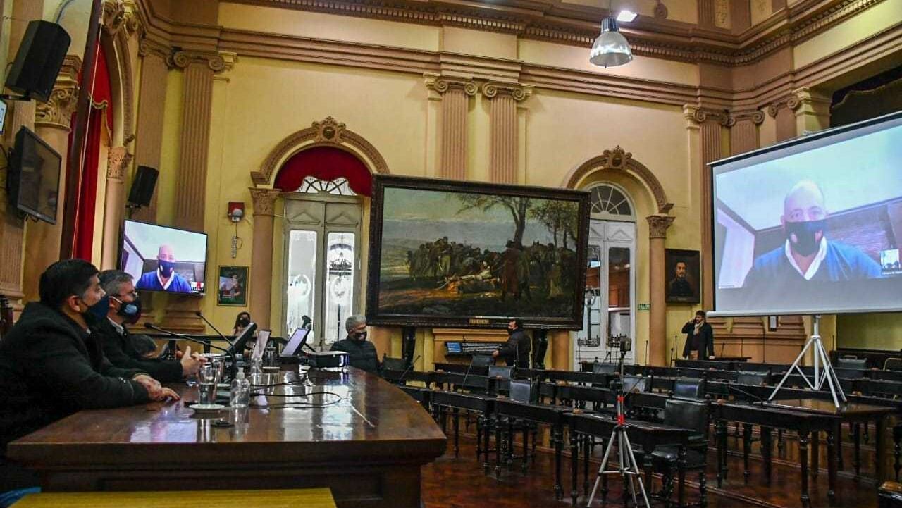 Dib Ashur en forma virtual en la Legislatura