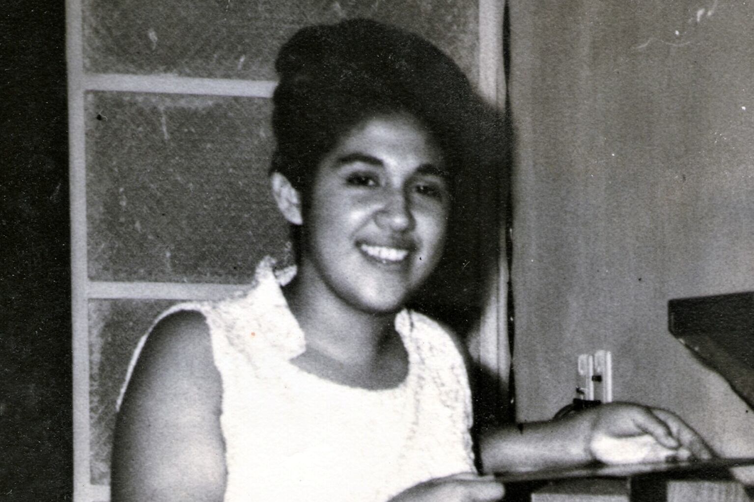 Gladys Porcel, en una foto de su casamiento, casi adolescente.