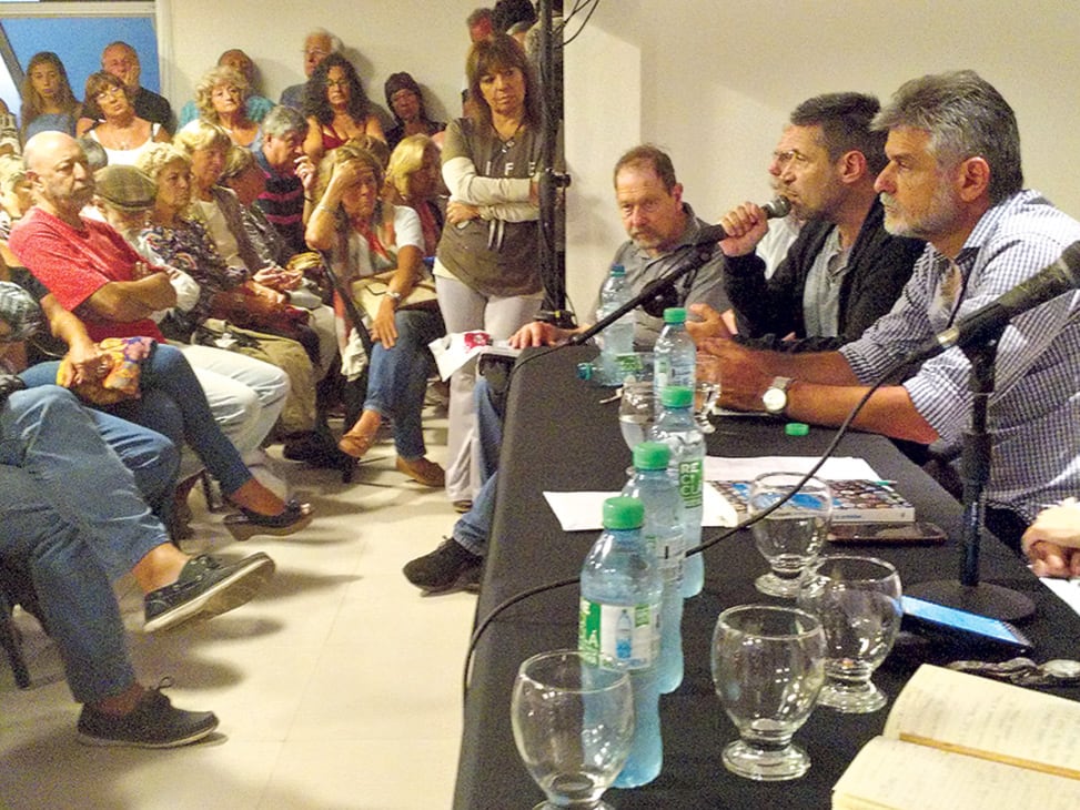 Daniel Filmus y Víctor Santa María durante la presentación de ayer en Mar del Plata.