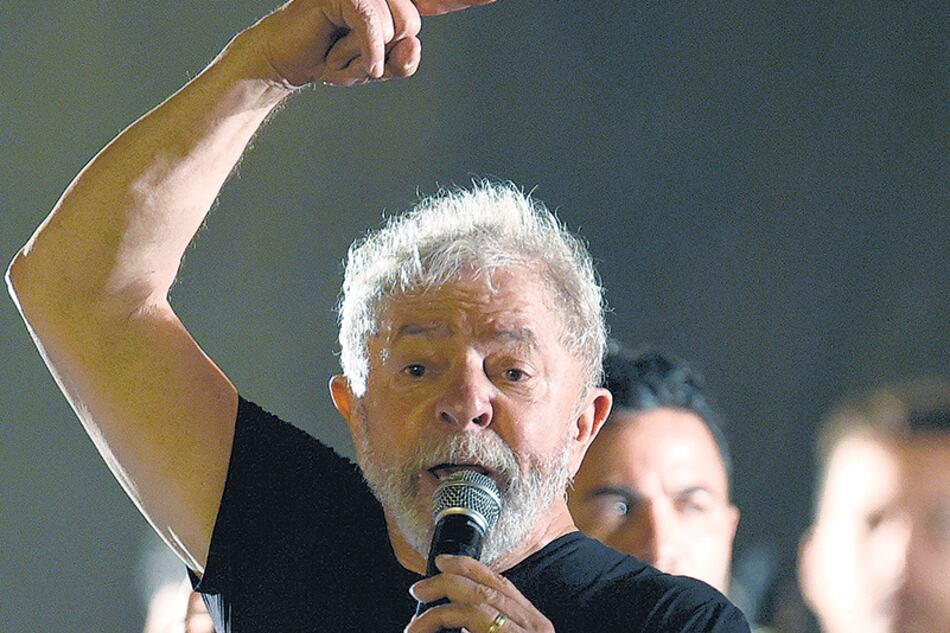 “Yo no tengo vergüenza de mi partido, de hacer política” dijo Lula en Vitoria.