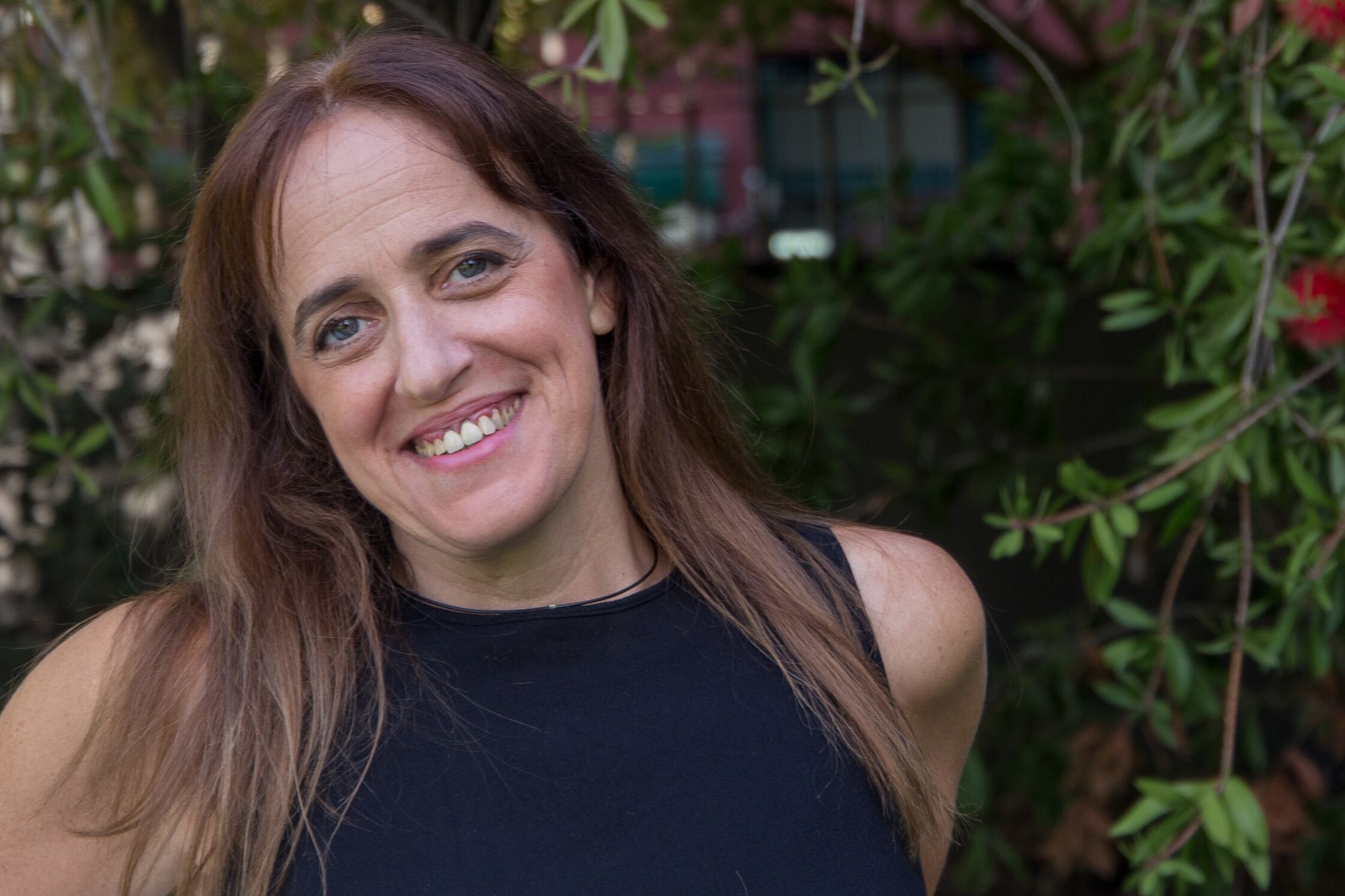 La escritora obtuvo varios premios y menciones en diversos certámenes literarios.