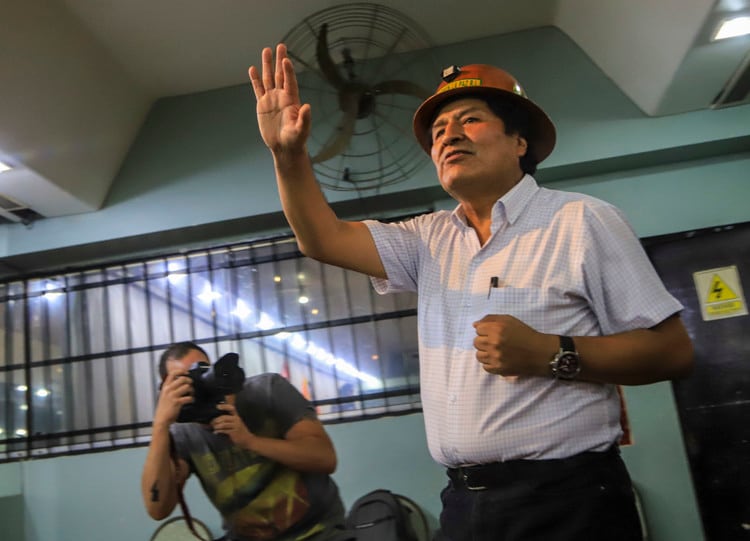 Evo Morales, en la reunión con integrantes del MAS, hace dos días en Buenos Aires.