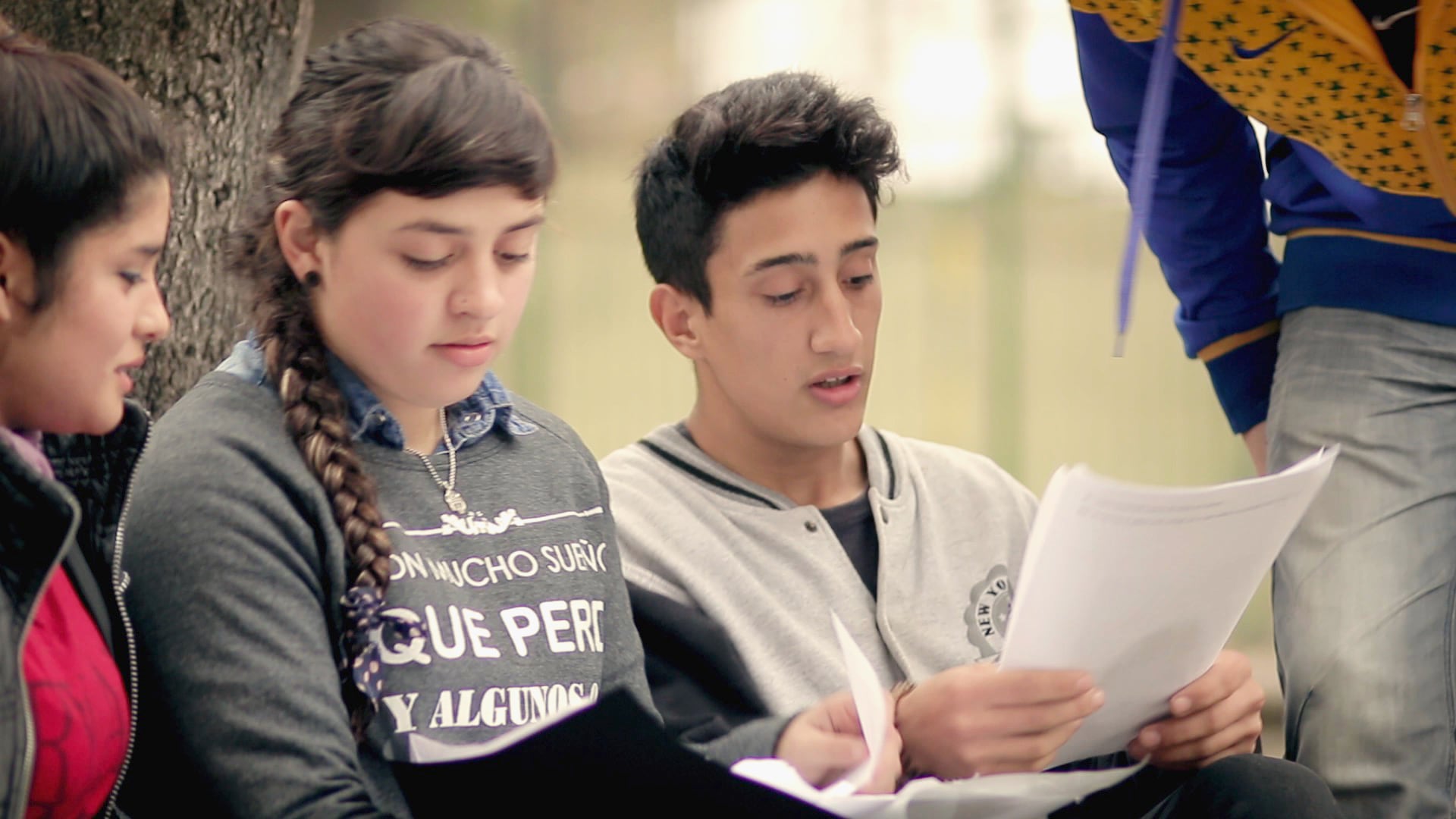 Los alumnos de la Escuela de Educación Media Nº 15, ubicado en pleno corazón del barrio, abordan ese hecho histórico.