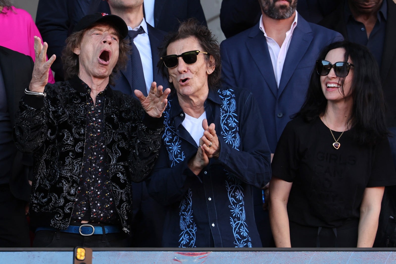 Los legendarios Mick Jagger y Ron Wood, presentes en el derbi español