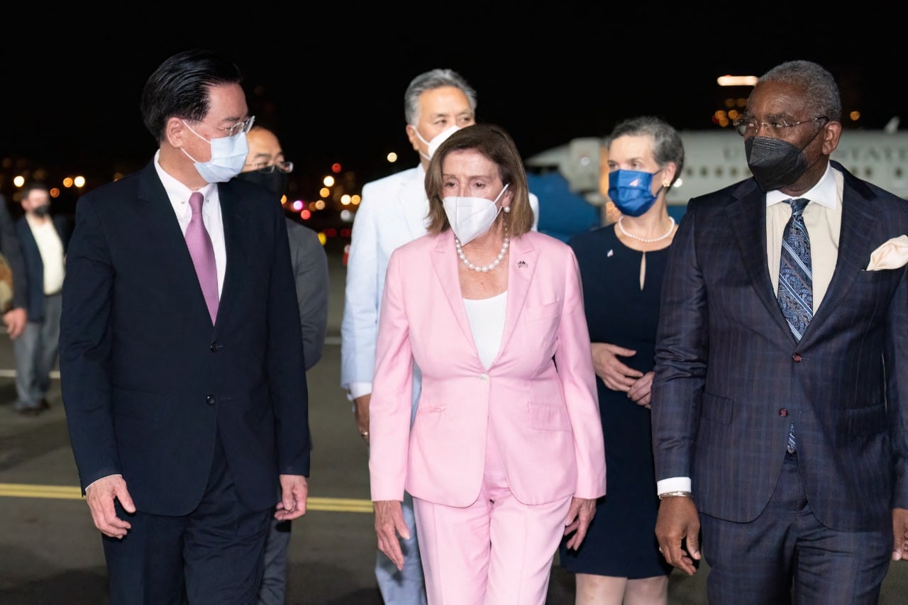 Pese a las advertencias de China Pelosi llega a Taipei en el marco de su gira asiática.