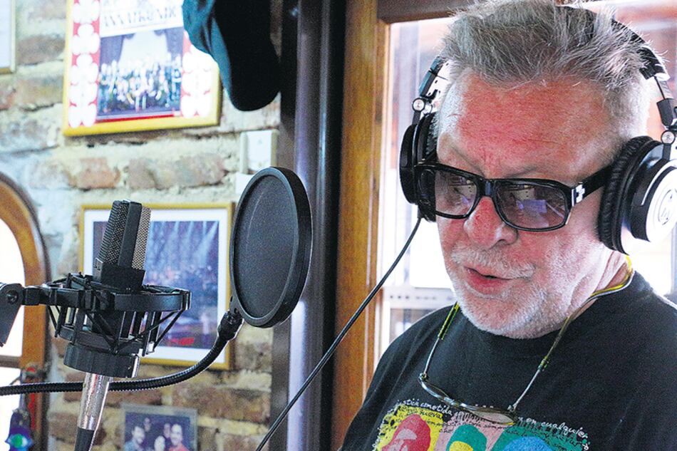 Gieco grabó varias tomas para el disco. “Cada una era más bella que la otra”, recuerda la escritora.