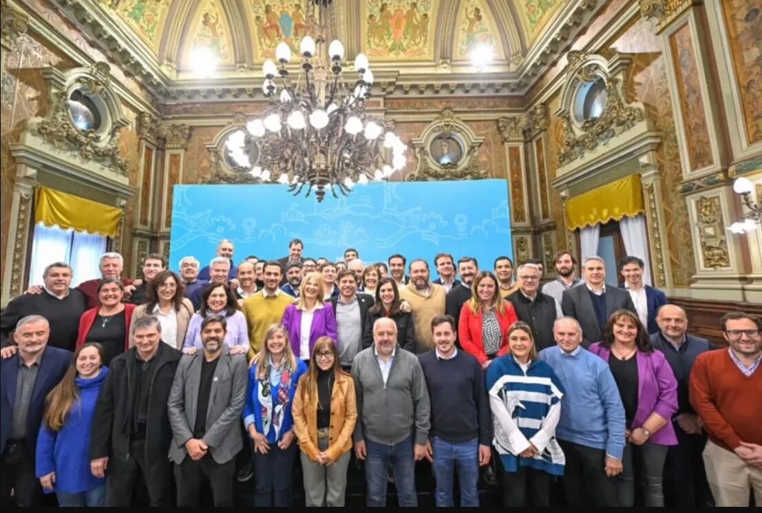 Kicillof con los candidatos de UxP en distritos gobernados por 