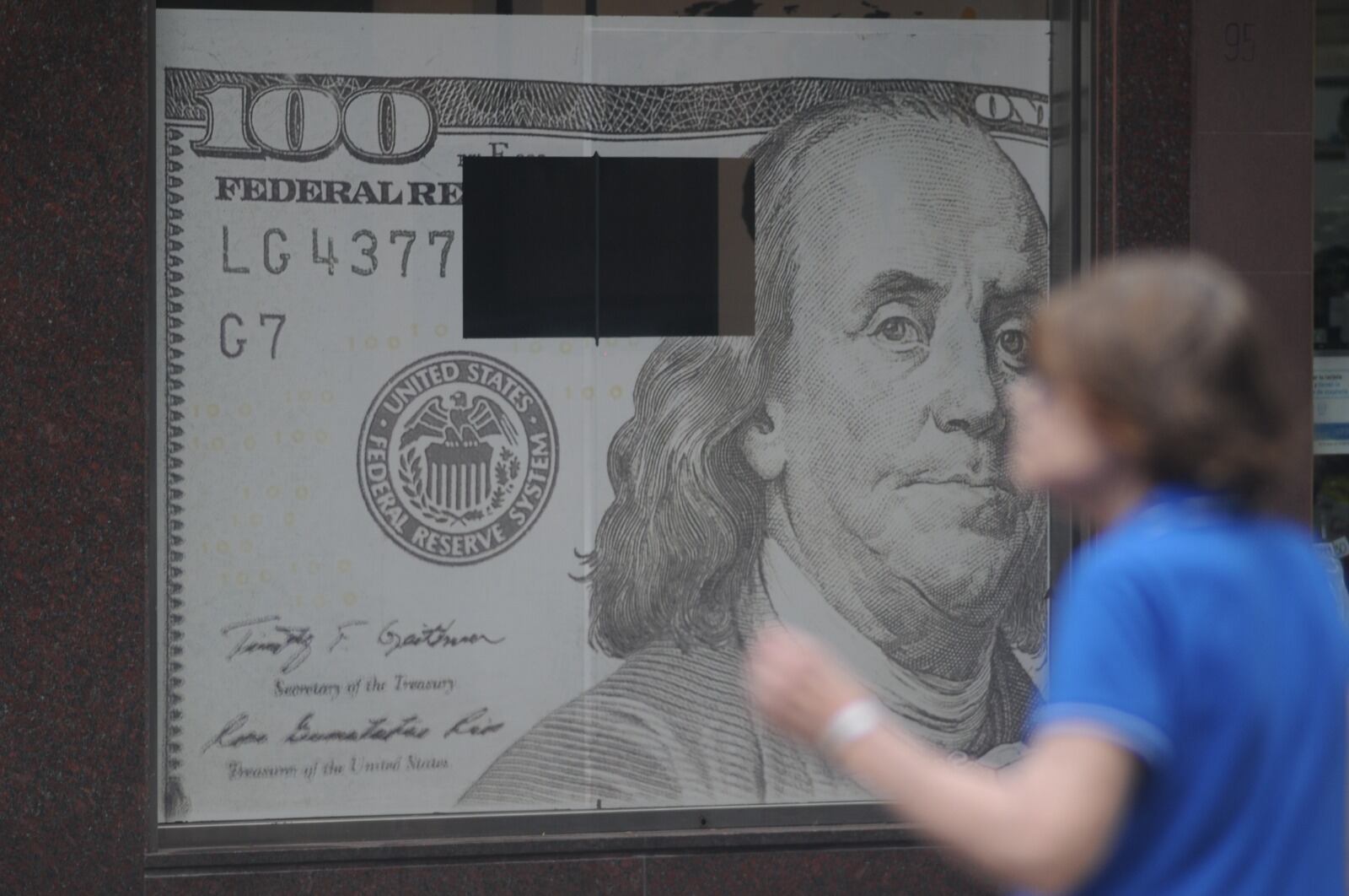 El dólar oficial cerró a 207,5 pesos.