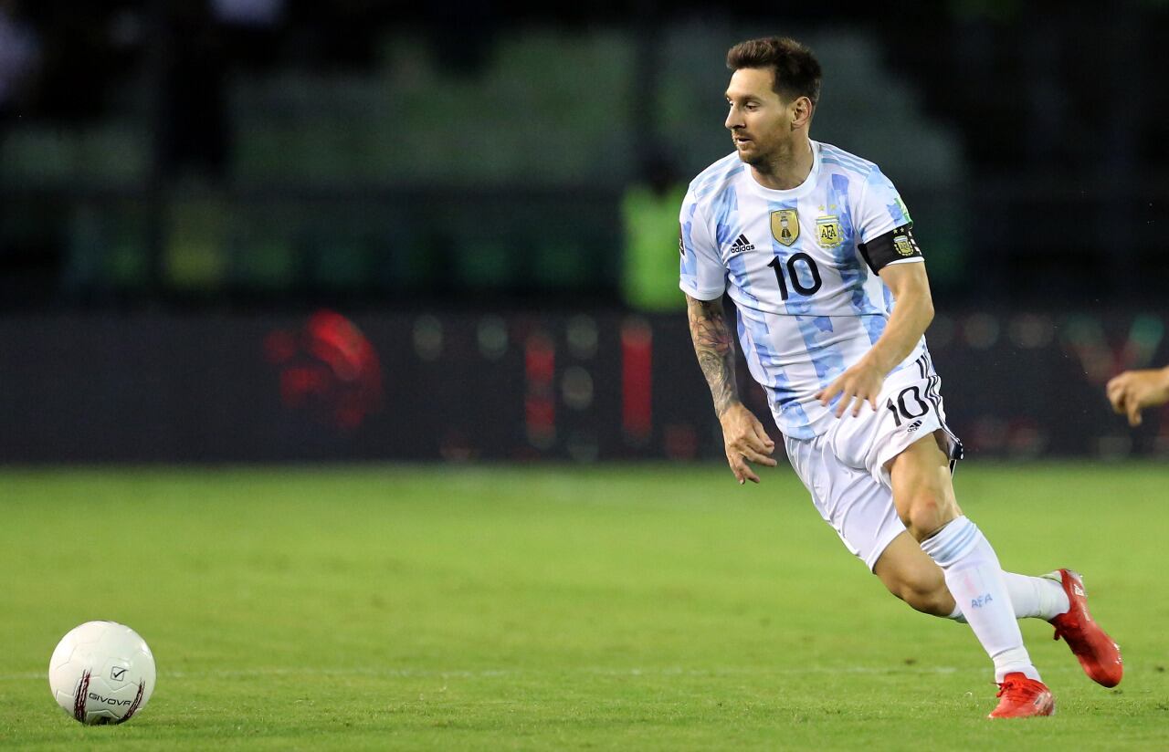 Messi sufrió muchos golpes ante los venezolanos