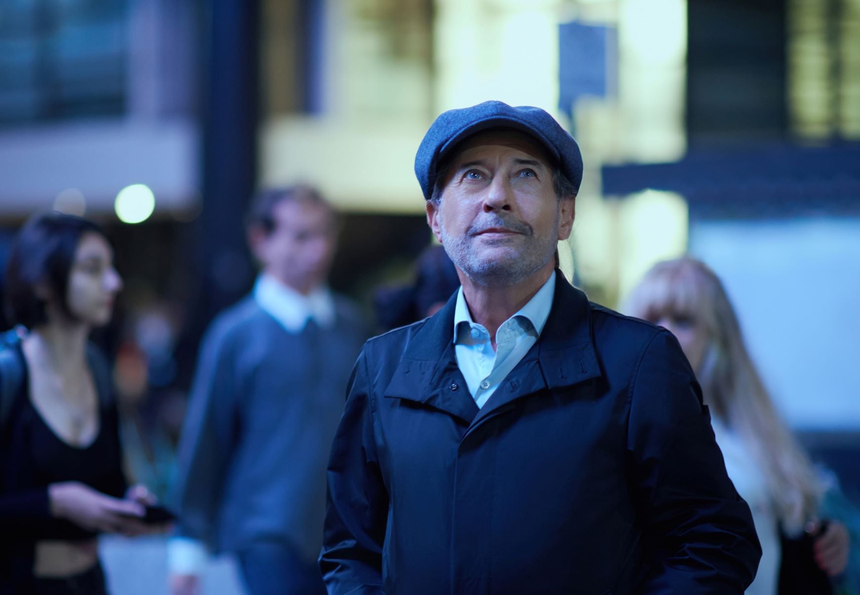 Miguel Flores (Francella) lleva veinte años como meteorólogo y parece el hombre más feliz del mundo. 