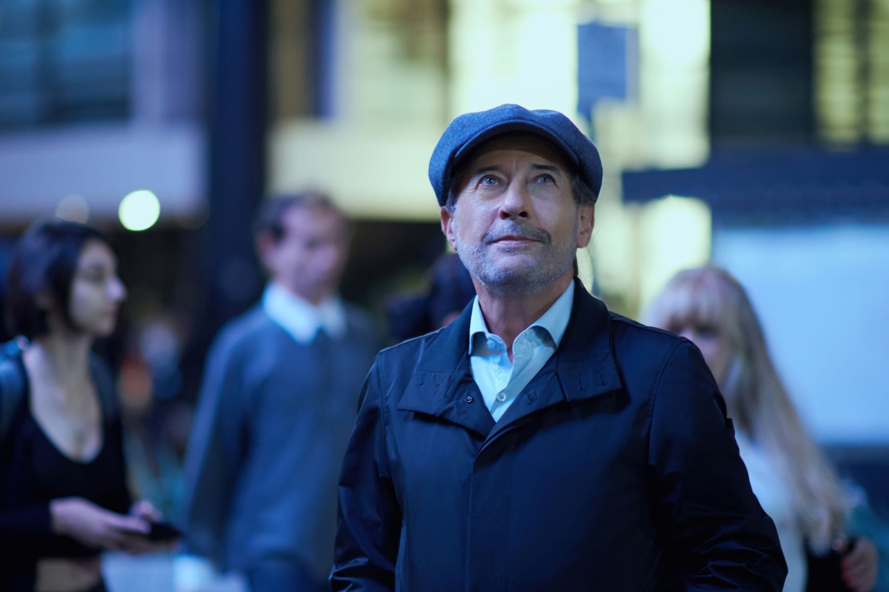 Miguel Flores (Francella) lleva veinte años como meteorólogo y parece el hombre más feliz del mundo.