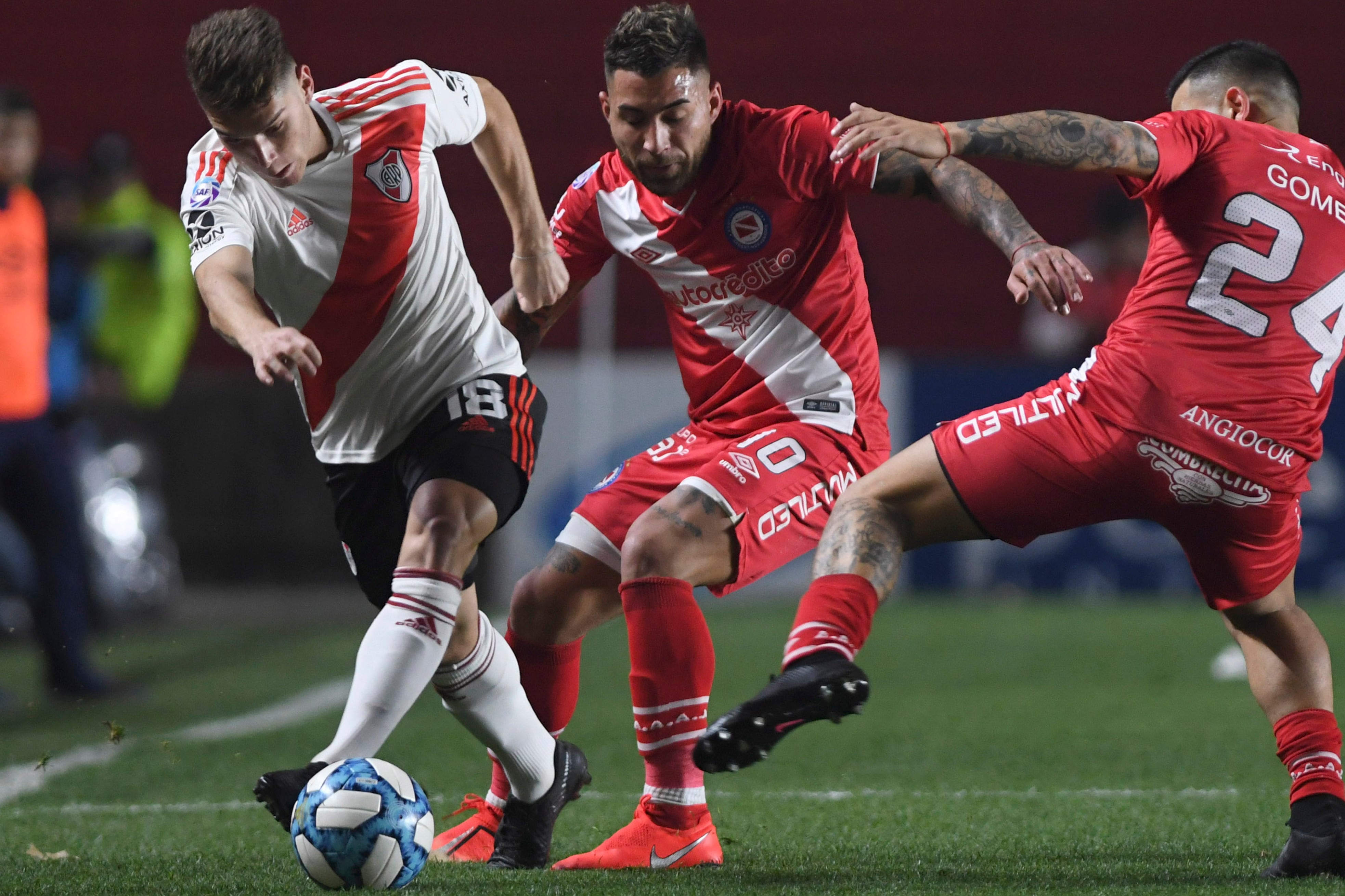 Rollheiser intenta desnivelar ante la marca de Batallini y Gómez, dos de los mejores del Bicho.