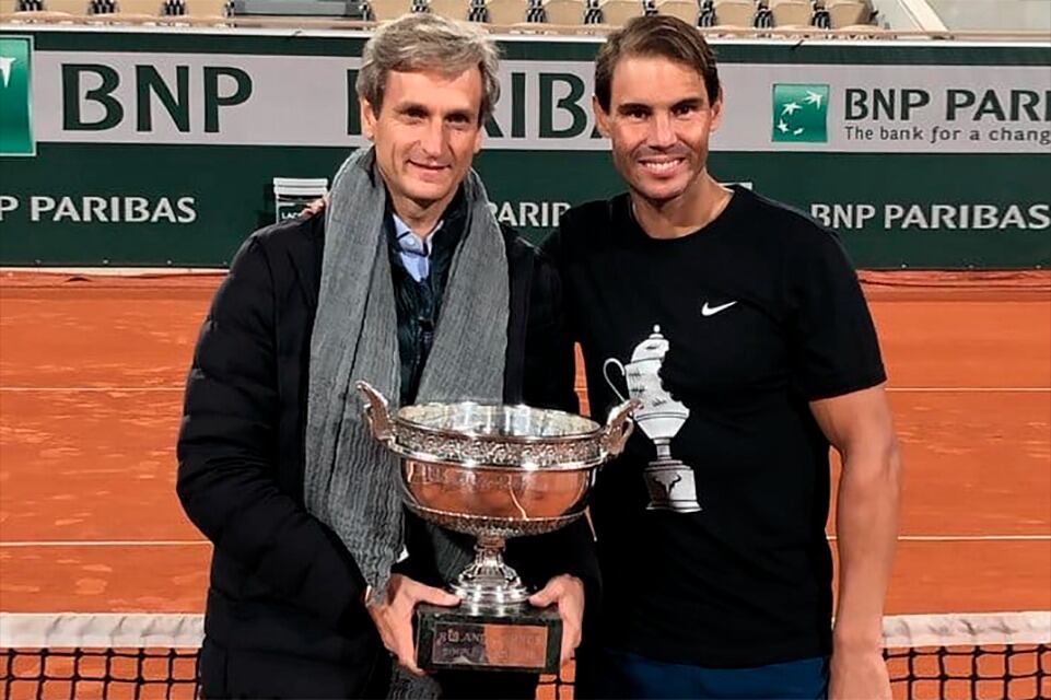 Nadal junto a su representante Carlos Costa.