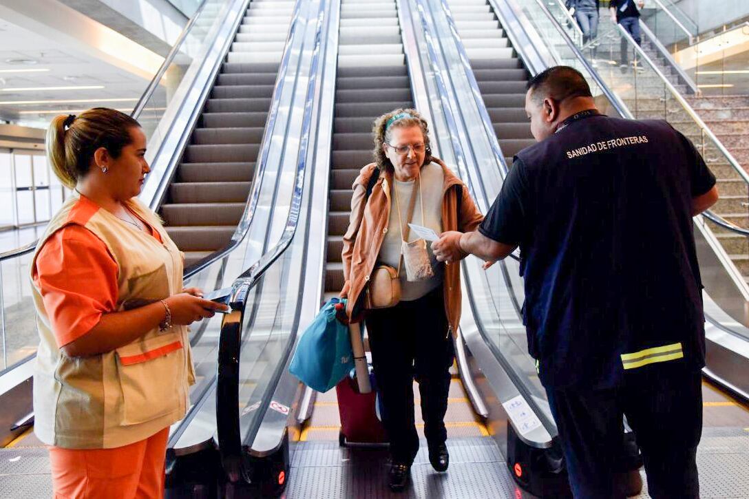 En Ezeiza se instalaron cámaras térmicas con sensor remoto en los accesos a Migraciones.