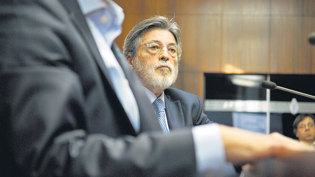 El impuesto al cheque “logró recuperar su desempeño y mantener el alza”, destaca Abad, titular de la AFIP.