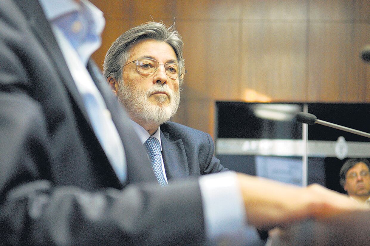 El impuesto al cheque “logró recuperar su desempeño y mantener el alza”, destaca Abad, titular de la AFIP.