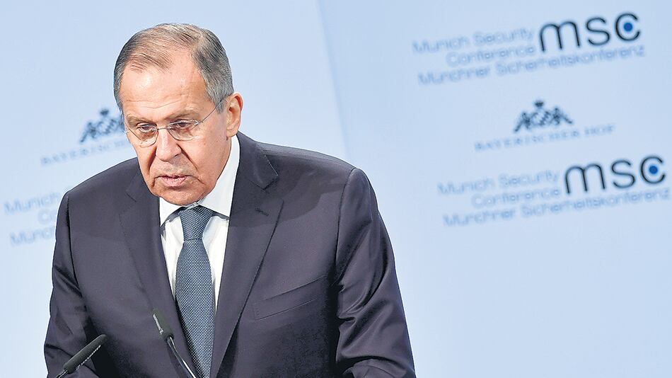 El canciller ruso contesta preguntas después de su discurso ante el foro de seguridad MSC en Munich, Alemania.