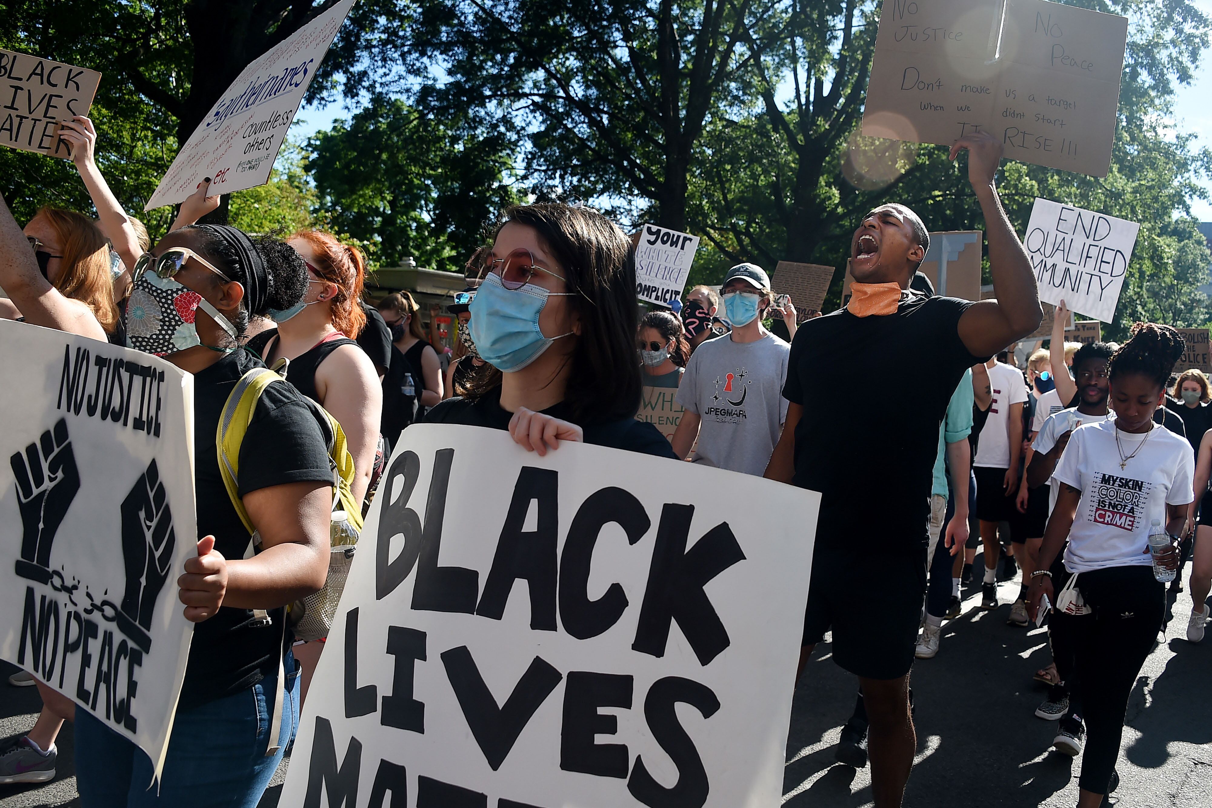 Siguieron las protestas con la consigna "las vidas de los afrodescendientes importan".