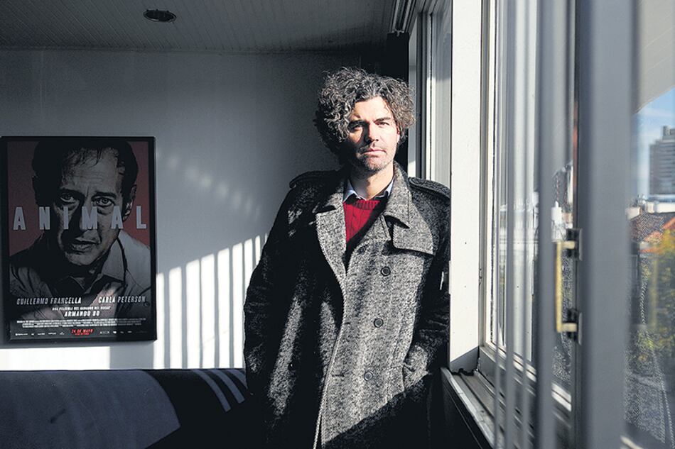 “La película está llevada al extremo para que la ironía funcione”, afirma Armando Bo.