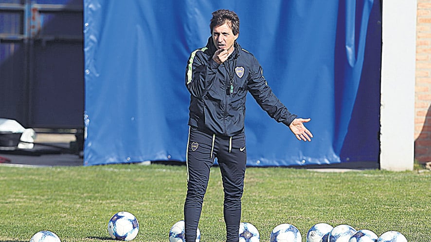 El DT de Boca, Guillermo Barros Schelotto. Pondrá a Centurión por Benítez.