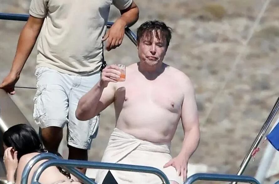 En las últimas apariciones públicas, su errático comportamiento generó preocupación.