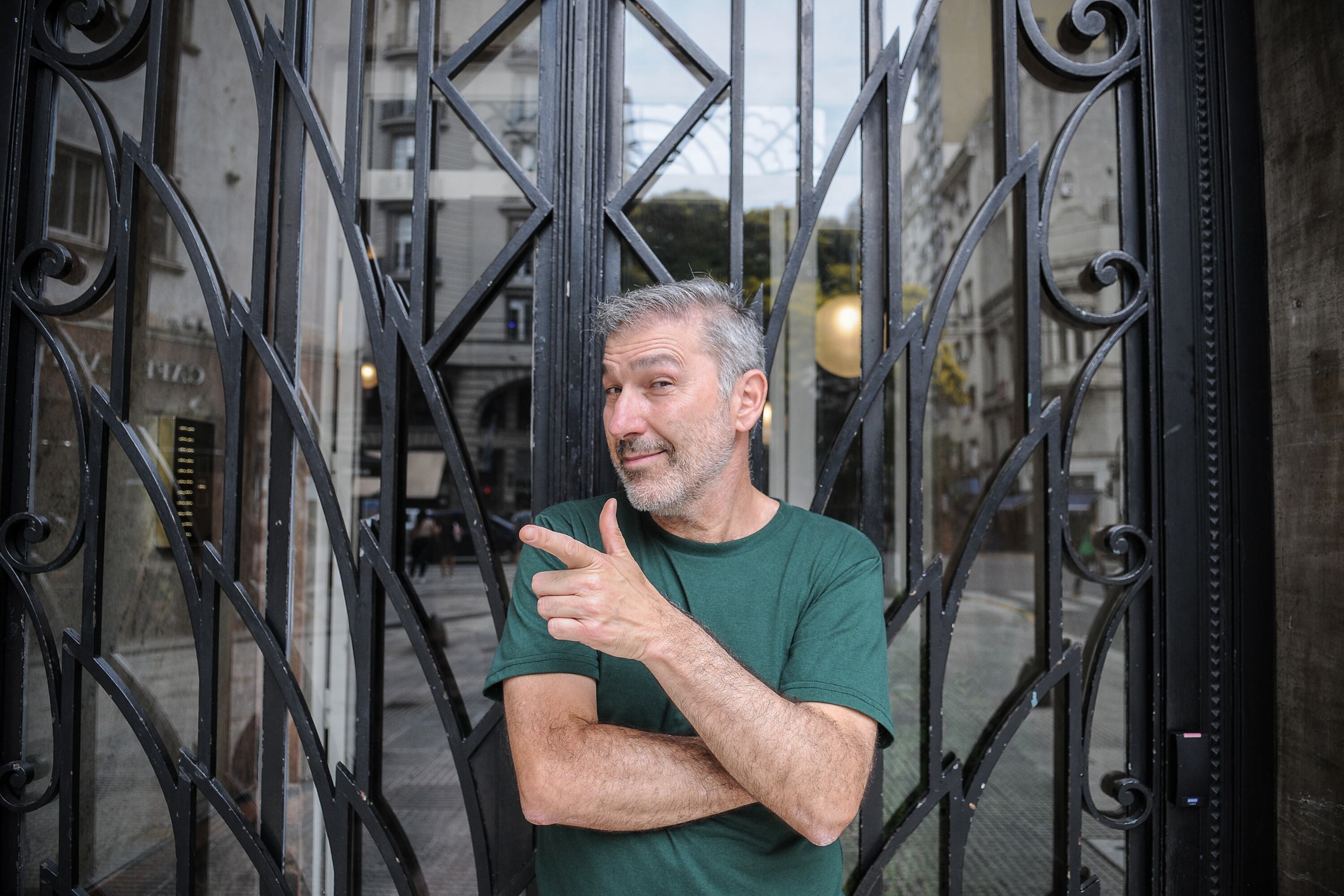 Di Genova también es arquitecto: "El diseño me apasionaba, pero mi corazón estaba en la música”.