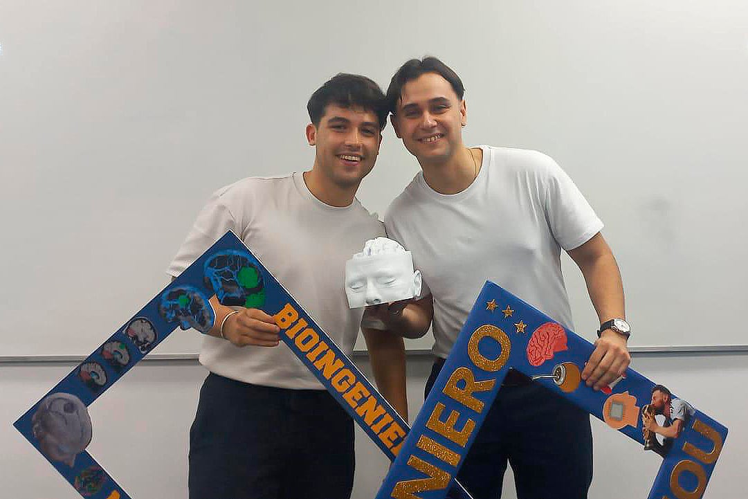 Luciano Mannelli y Tiago Sarthou, los bioingenieros ganadores del concurso del Invap.