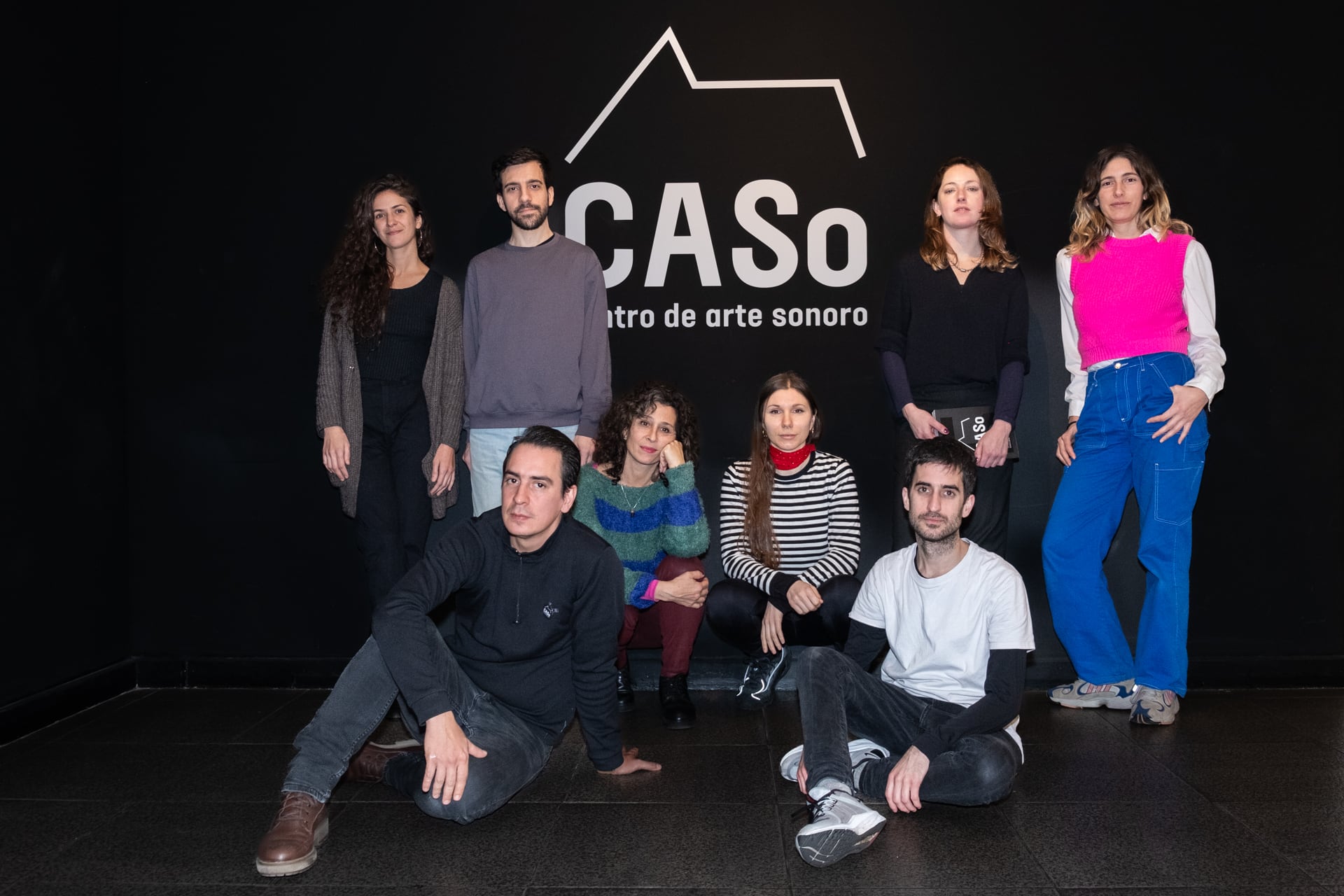 Hoy desde las 19, el equipo del CASo entregará ejemplares gratuitos, y habrá perfo de Emilia Álvarez e instalación bailable de DJ Latigx