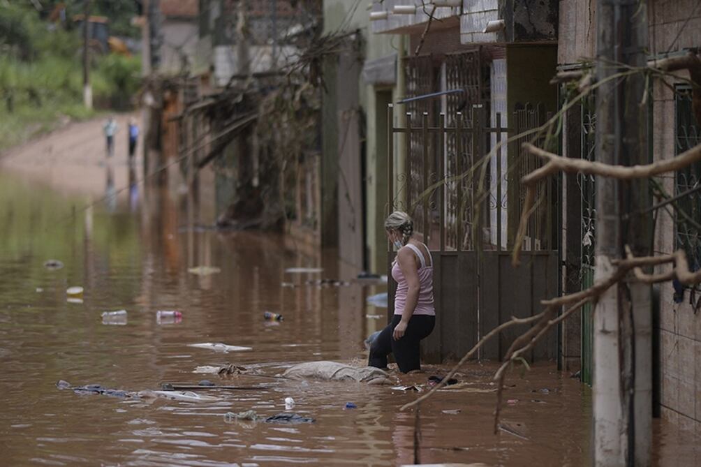 Las inundaciones en San Pablo, Brasil, provocaron la muerte de al menos 36 personas y destrozaron decenas de autos y casas.