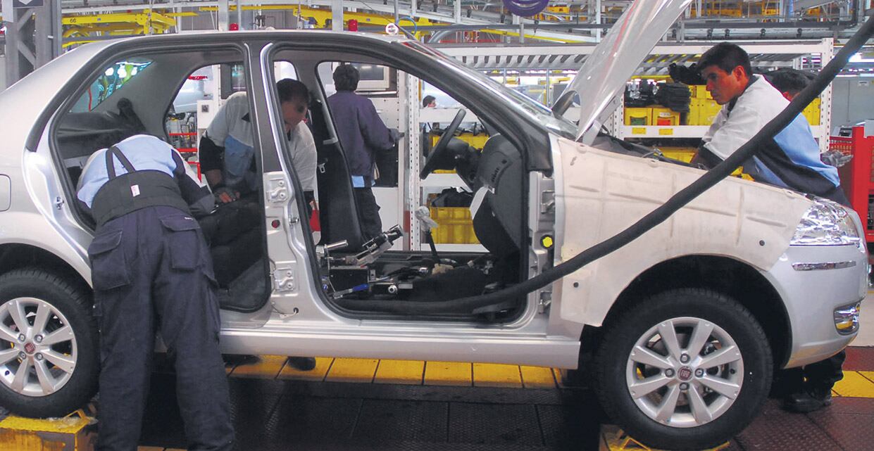 Las automotrices quieren negociar un cambio en el convenio colectivo del sector para bajar los costos laborales.