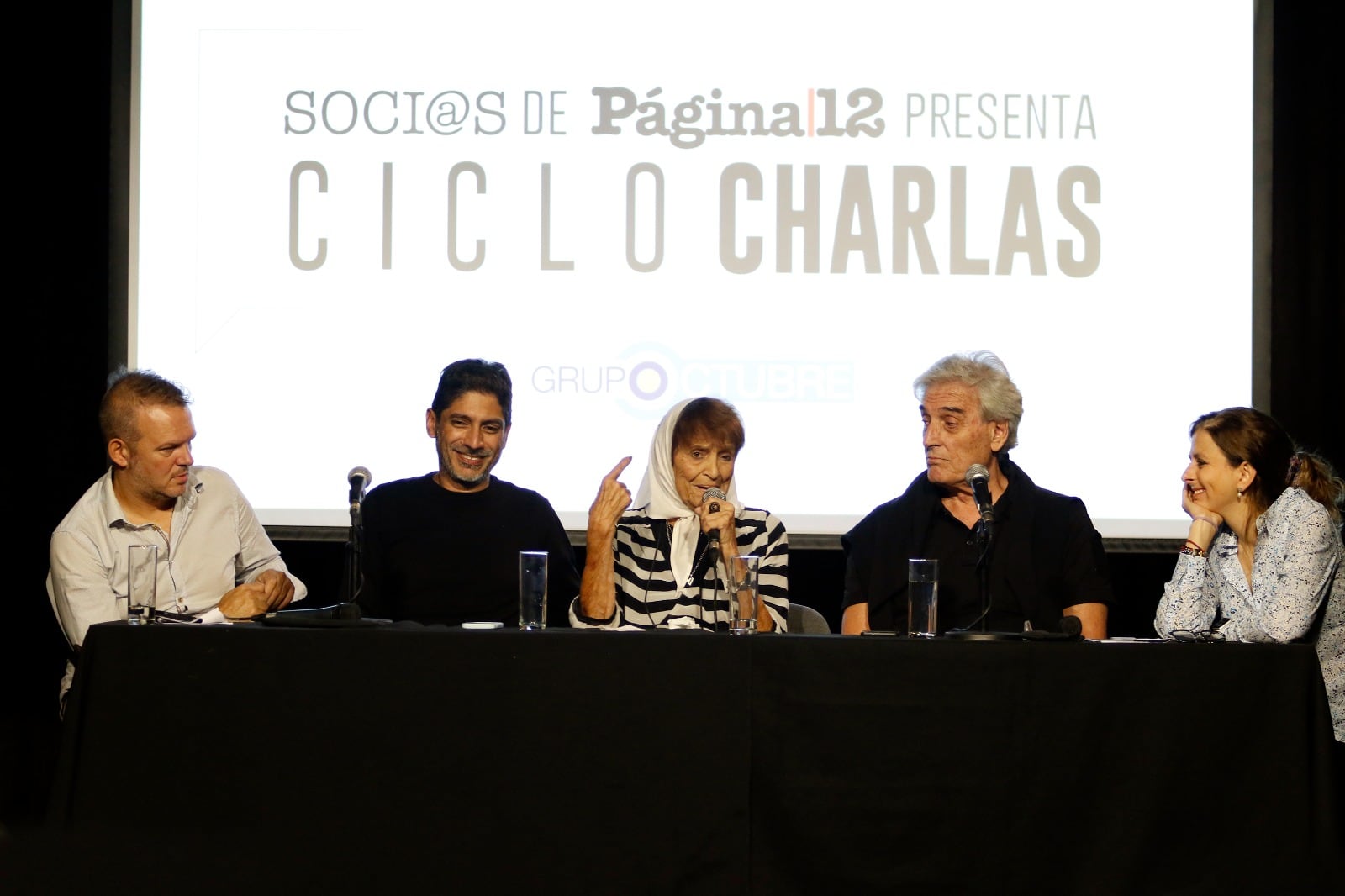 Pisoni, Gonçalves Granada, Taty, Bruschtein y Ginzberg en la charla de Página12.