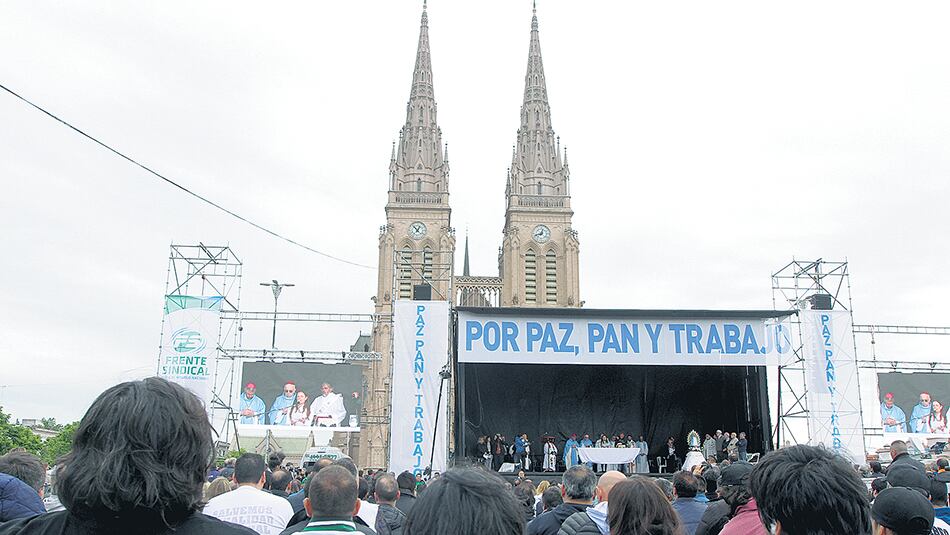El acto del sábado “no se podría haber hecho sin la venia” del Papa, dijo Pablo Moyano.