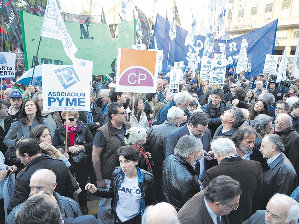 “Las decisiones económicas del Gobierno atentan contra el entramado productivo”, se quejaron las pymes.