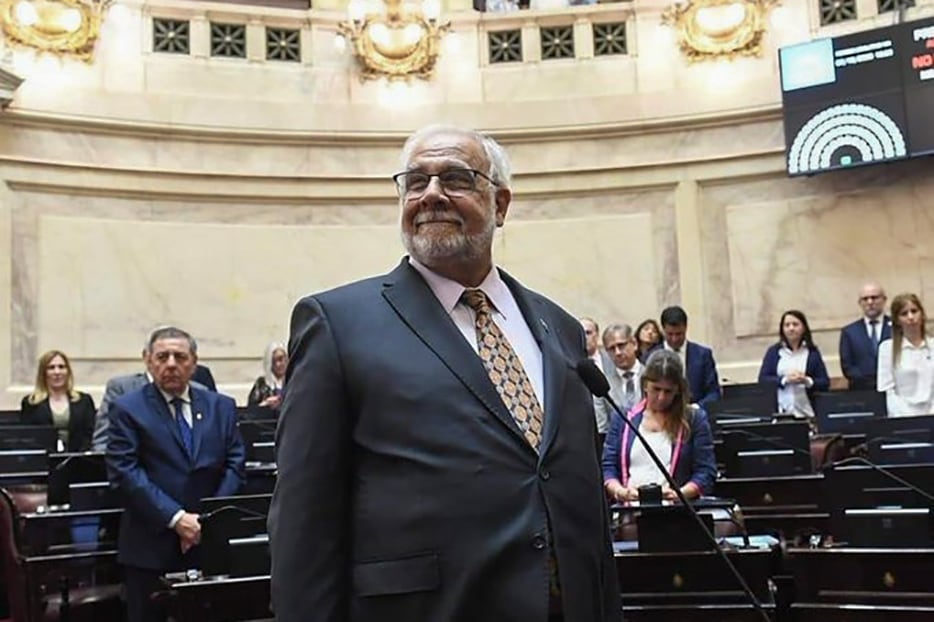 El senador riojano Juan Carlos Pagotto,
de La Libertad Avanza, integrará la Bicameral de Trámite Legislativo y presidirá la Comisión de Justicia y Asuntos Penales.