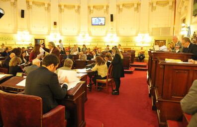 Los diputados quieren llevar alguna respuesta a los familiares de las 13 víctimas fatales.