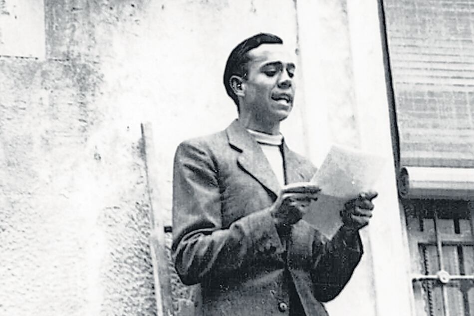 Hernández murió con apenas 31 años en un reformatorio de Adultos, recluido por la dictadura franquista.