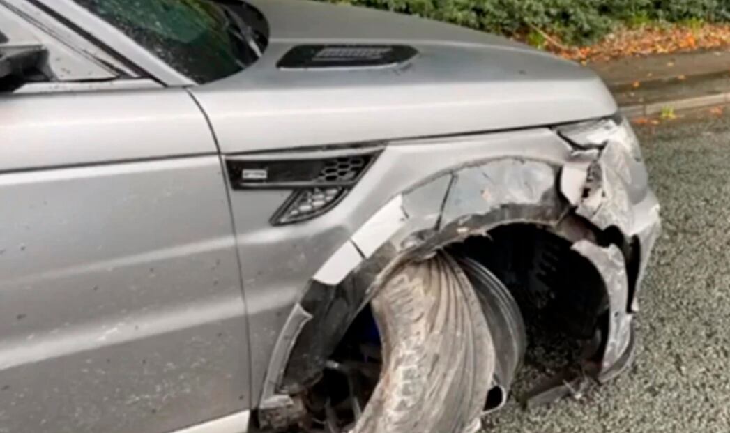 La camioneta de Agüero tras el impacto.