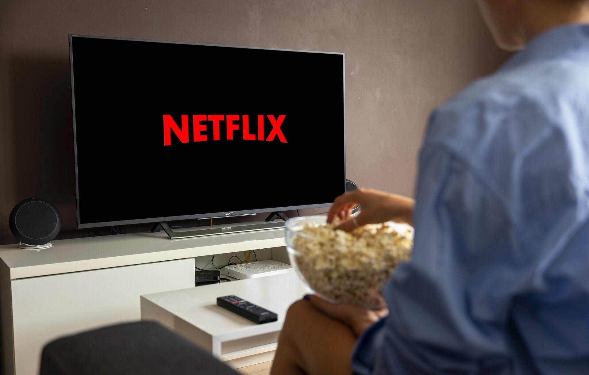 Netflix actualizará nuevamente el precio de sus abonos mensuales.