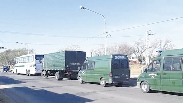 Los gendarmes llegaron a la planta de Río Tercero poco antes de las nueve de la mañana de ayer.