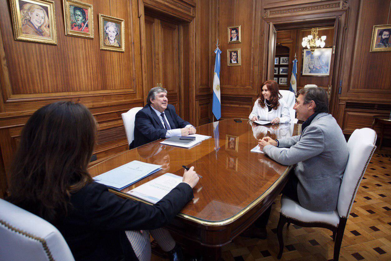 Cristina Kirchner recibió a José Mayans del Frente de Todos y a Luis Naidenoff de Juntos por el Cambio.